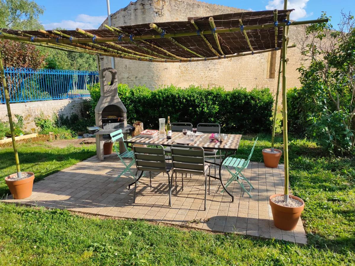 Villa Le Logis De La Pierre à Perigne Extérieur photo